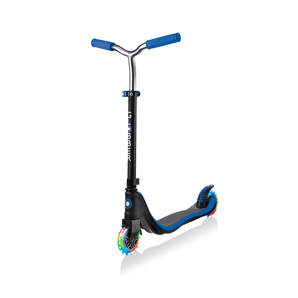 globber-flow-125-lights-blue-navy-scooter