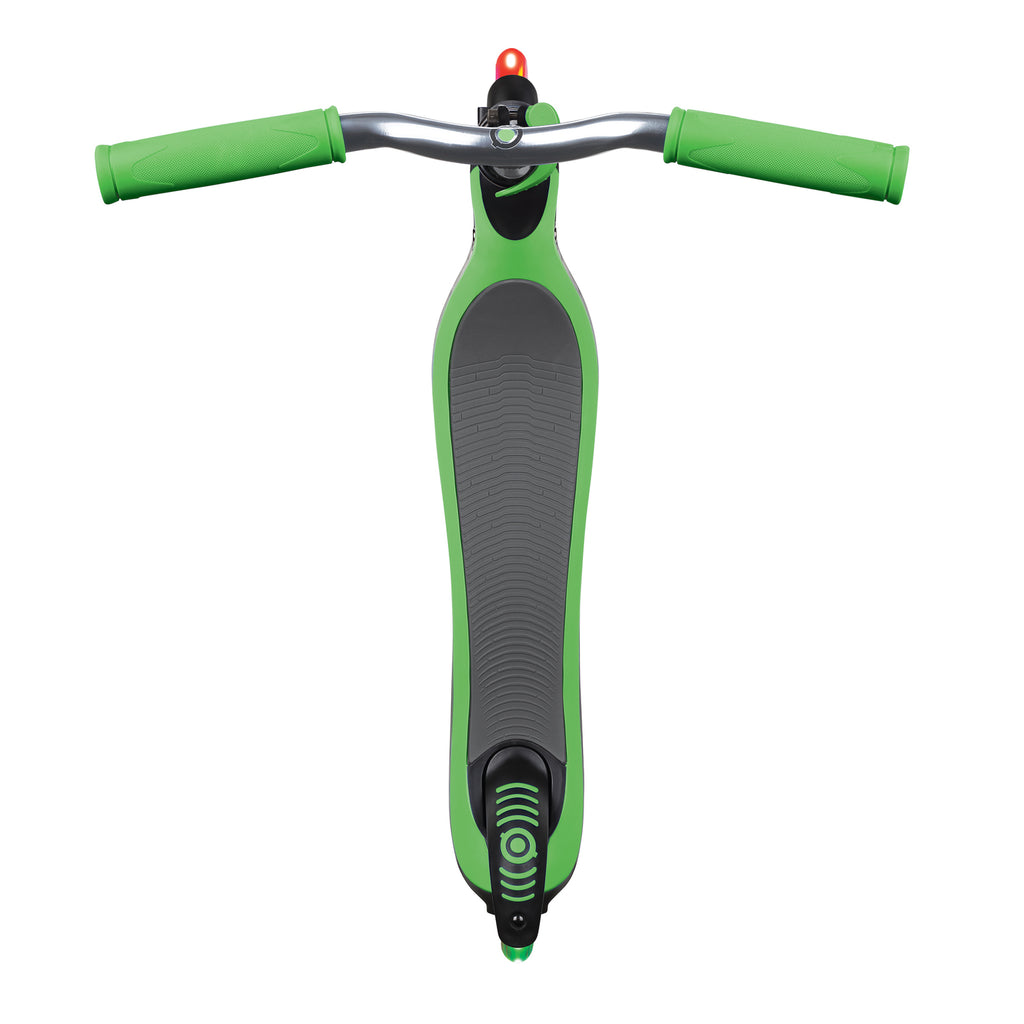 globber-flow-125-lights-green-scooter