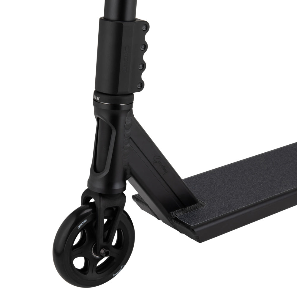 Drone-Element-Kai-Saunders-Saundezy_-Signature-Complete-Scooter-Black-Close-Up-Front