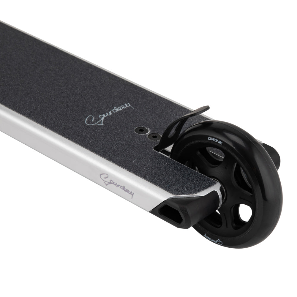 Drone-Element-Kai-Saunders-Saundezy_-Signature-Complete-Scooter-Silver-Close-Up-Rear