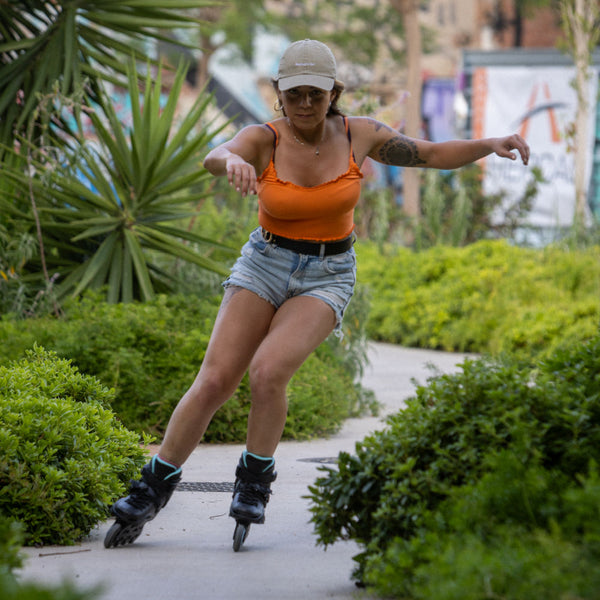 Rollerblade-RB-80-W-Inline-Skate-Black-Blue-Lifestyle-View-1