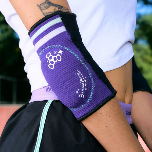 Triple-8-Elbow-Pads-Barbie-Patin-Signature-Edition-Lifestyle