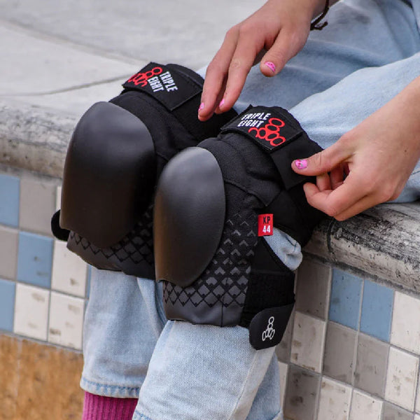 Triple-8-KP44-Knee-Guard-Lifestyle