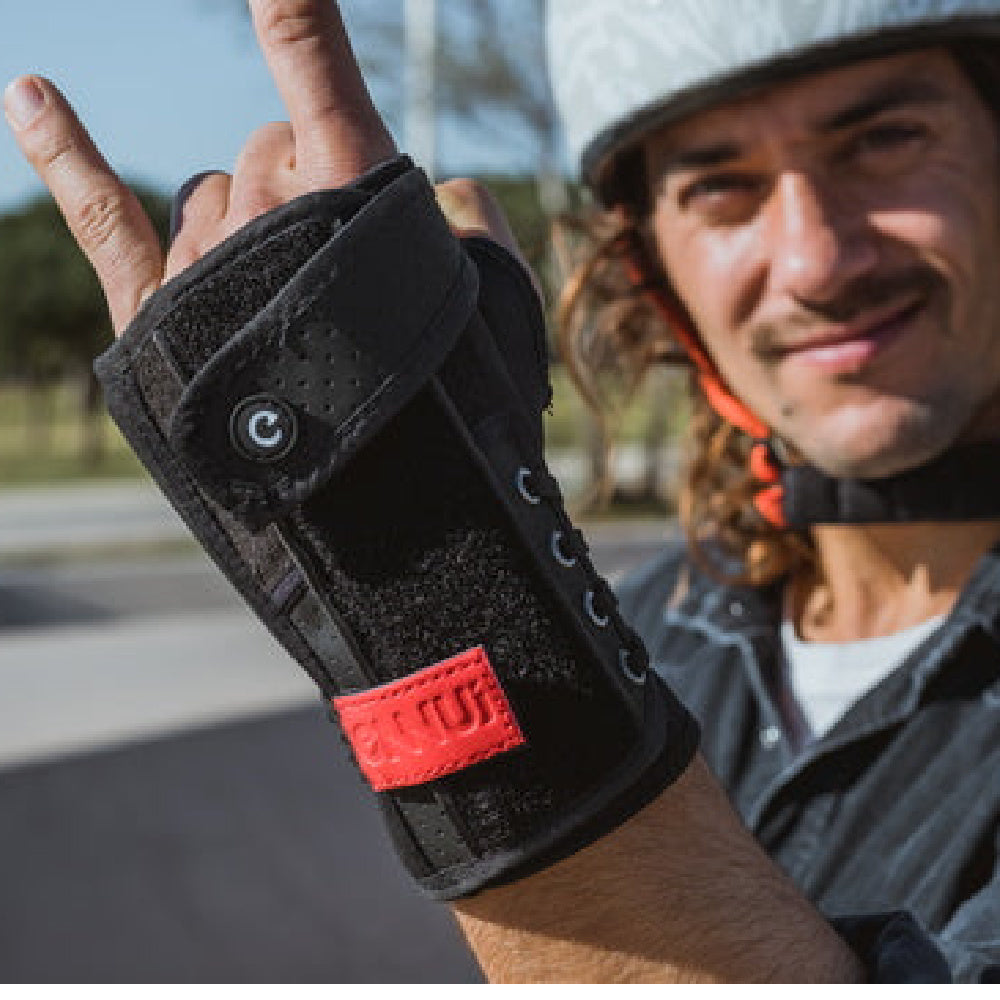 Ennui-Street-Wrist-Brace-Lifestyle