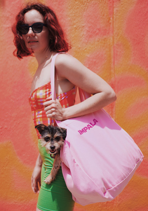 Impala-Tote-Bag-Pink-Lifestyle-Dog-Image