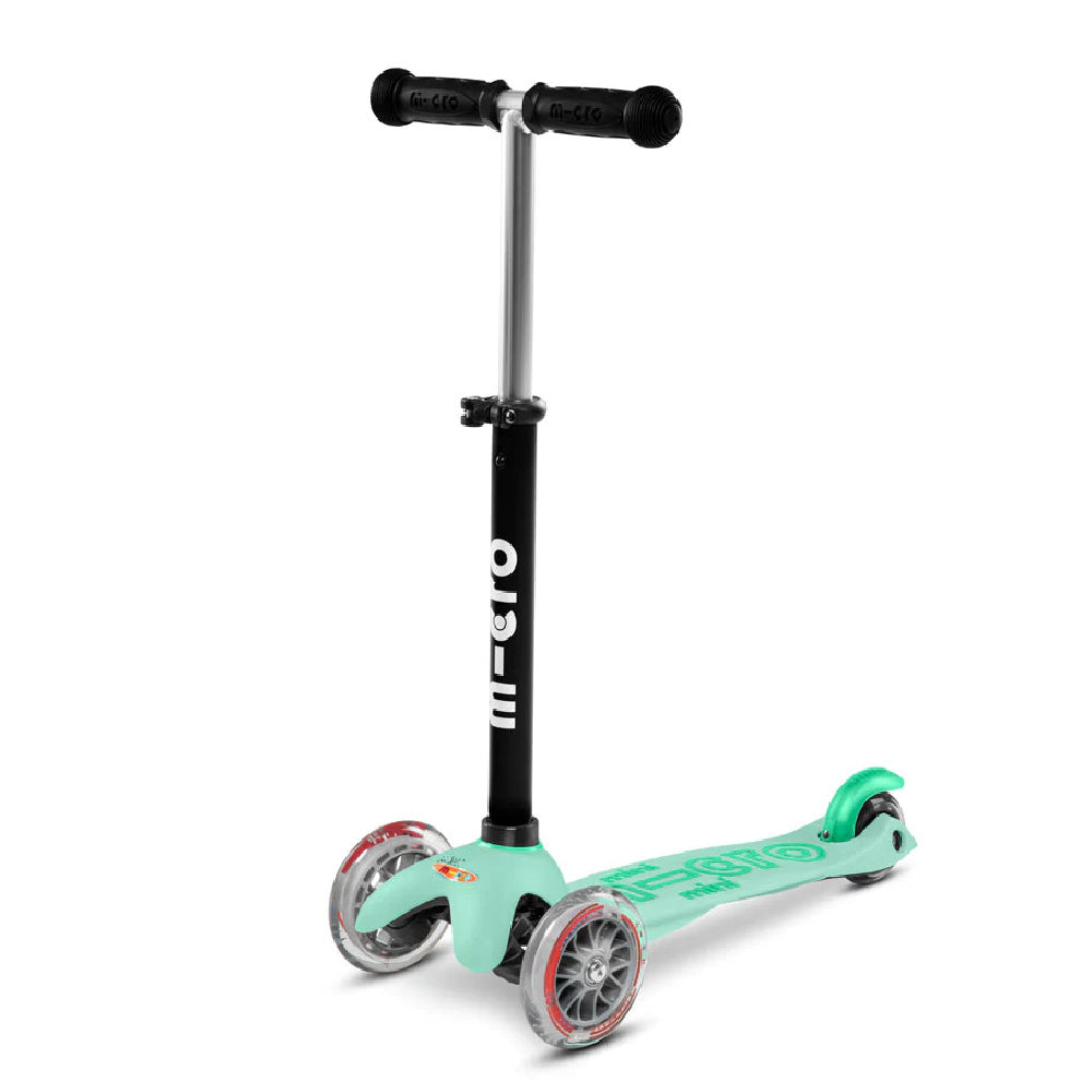Micro-Mini-2-Go-Deluxe-Scooter-As-3-wheel-scooter-Mint