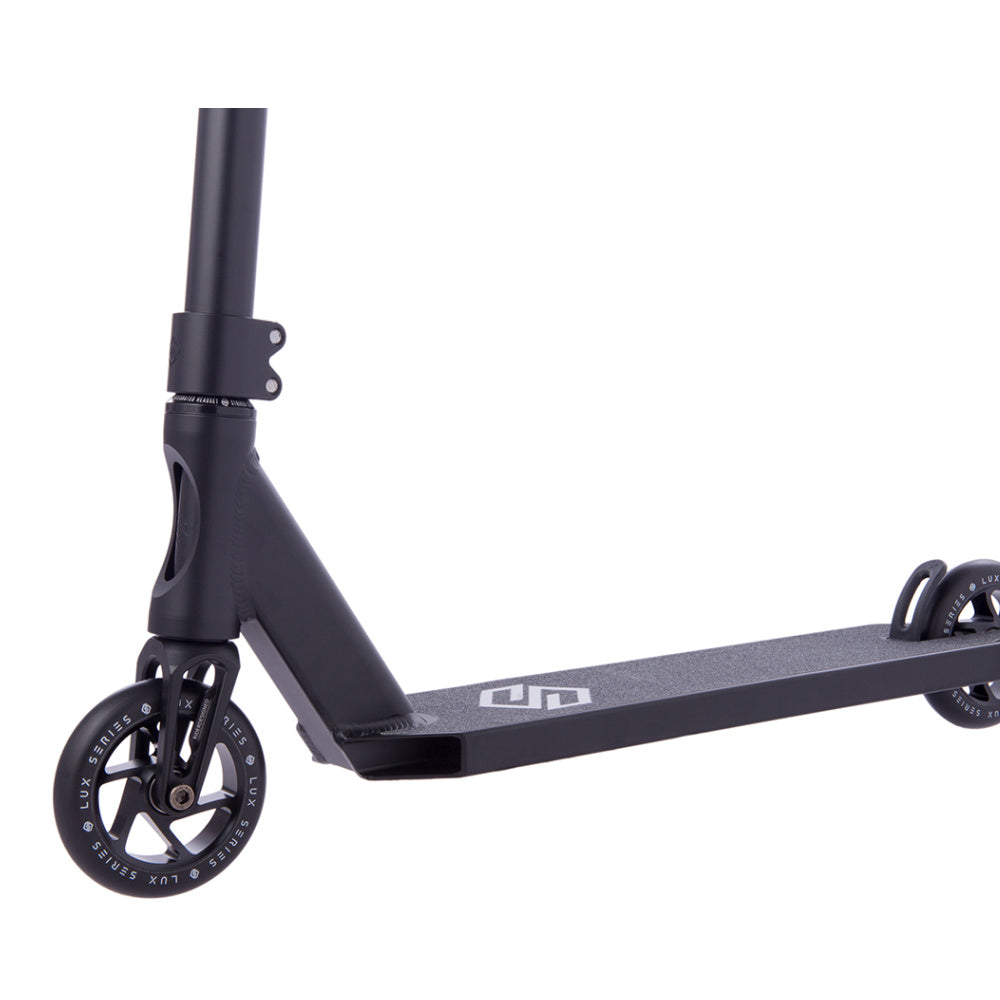 Striker-Lux-Scooter-Black-Front